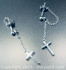 MaxSold Auction: Sterling Silver Earrings #9 - Toronto (Ontario, Canada) SELLER MANAGED Moving Online Auction - Ridley Boulevard (CONDO)