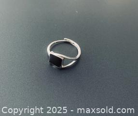 MaxSold Auction: Sterling Silver Ring #1 - Toronto (Ontario, Canada) SELLER MANAGED Moving Online Auction - Ridley Boulevard (CONDO)