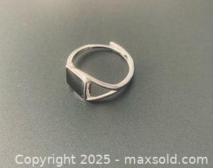 MaxSold Auction: Sterling Silver Ring #1 - Toronto (Ontario, Canada) SELLER MANAGED Moving Online Auction - Ridley Boulevard (CONDO)