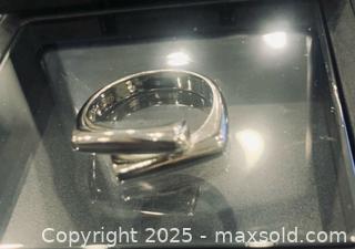 MaxSold Auction: Sterling Silver Ring #4 - Toronto (Ontario, Canada) SELLER MANAGED Moving Online Auction - Ridley Boulevard (CONDO)