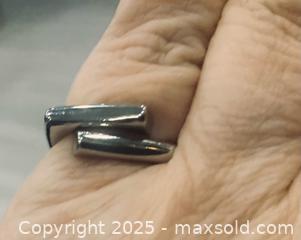 MaxSold Auction: Sterling Silver Ring #4 - Toronto (Ontario, Canada) SELLER MANAGED Moving Online Auction - Ridley Boulevard (CONDO)