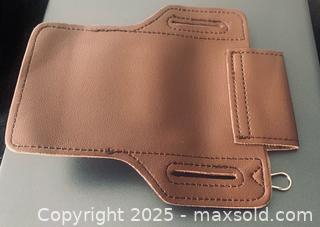 MaxSold Auction: Waist Bag - Toronto (Ontario, Canada) SELLER MANAGED Moving Online Auction - Ridley Boulevard (CONDO)