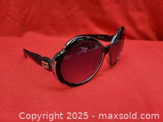 MaxSold Auction: GUCCI OVERSIZED OUAL SUNGLASSES COA IN PICS - Toronto (Ontario, Canada) SELLER MANAGED Reseller Online Auction -  Dartmoor Drive
