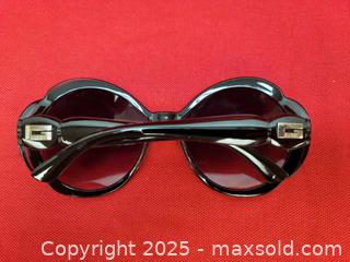 MaxSold Auction: GUCCI OVERSIZED OUAL SUNGLASSES COA IN PICS - Toronto (Ontario, Canada) SELLER MANAGED Reseller Online Auction -  Dartmoor Drive