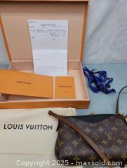 MaxSold Auction: Louis Vuitton product with model number M41639 is the Pallas Clutch, a versatile handbag  - Toronto (Ontario, Canada) SELLER MANAGED Reseller Online Auction -  Dartmoor Drive