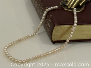 MaxSold Auction: Genuine peartl- Elegant Vintage Pearl Necklace with Clasp - New Westminster (British Columbia, Canada) SELLER MANAGED Reseller Online Auction - Columbia Street
