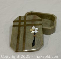 MaxSold Auction: Vintage Green Onyx or Marble Octagonal Trinket Box - New Westminster (British Columbia, Canada) SELLER MANAGED Reseller Online Auction - Columbia Street