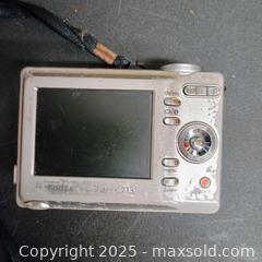 MaxSold Auction: Assorted digital camera lot Nikon, Kodak plus - Waterford (New Jersey, USA) SELLER MANAGED Downsizing Online Auction - Chew Road