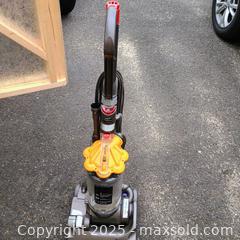 MaxSold Auction: Dyson vacuum DC33 - Waterford (New Jersey, USA) SELLER MANAGED Downsizing Online Auction - Chew Road