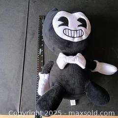 MaxSold Auction: Plush - Waterford (New Jersey, USA) SELLER MANAGED Downsizing Online Auction - Chew Road