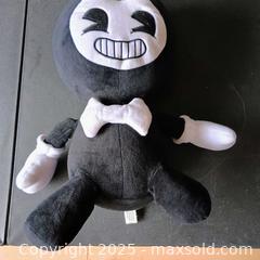 MaxSold Auction: Plush - Waterford (New Jersey, USA) SELLER MANAGED Downsizing Online Auction - Chew Road