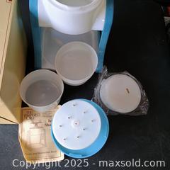 MaxSold Auction: The pampered chef  - Waterford (New Jersey, USA) SELLER MANAGED Downsizing Online Auction - Chew Road