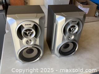 MaxSold Auction: Pair of Sony Book Shelf Speakers Model SS-RG55 - Ajax (Ontario, Canada) SELLER MANAGED Reseller Online Auction - Pickering Beach Road