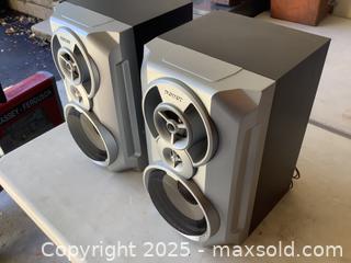 MaxSold Auction: Pair of Sony Book Shelf Speakers Model SS-RG55 - Ajax (Ontario, Canada) SELLER MANAGED Reseller Online Auction - Pickering Beach Road
