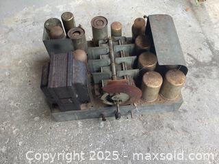 MaxSold Auction: Vintage Crosley “Buddy Boy” Radio - Model 54 or 58 (1931) - Tubes Only - Ajax (Ontario, Canada) SELLER MANAGED Reseller Online Auction - Pickering Beach Road