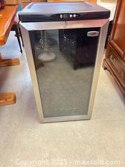MaxSold Auction: Danby Premiere Wine Cooler Beverage Refrigerator Stainless/Black - Cobourg (Ontario, Canada) SELLER MANAGED Estate Sale Online Auction -  King Street East