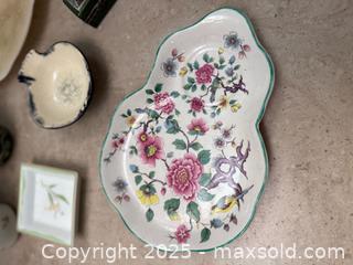 MaxSold Auction: Vintage Porcelain Floral Dishes & Vases - Menlo Park (California, USA) SELLER MANAGED Estate Sale Online Auction - Sharon Park Drive (CONDO)