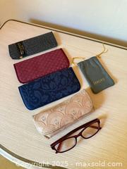 MaxSold Auction: Vintage Reading Glasses & Cases - Menlo Park (California, USA) SELLER MANAGED Estate Sale Online Auction - Sharon Park Drive (CONDO)