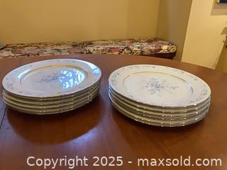 MaxSold Auction: Noritake Carolyn 2693 Dinner Plates Lot - Ottawa (Ontario, Canada) SELLER MANAGED Downsizing Online Auction -  Grove Avenue