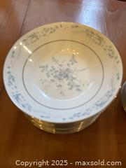 MaxSold Auction: Noritake Carolyn 2693 Soup and Dessert Bowls Lot - Ottawa (Ontario, Canada) SELLER MANAGED Downsizing Online Auction -  Grove Avenue