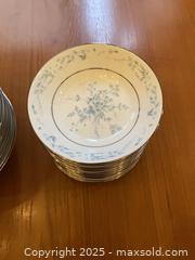MaxSold Auction: Noritake Carolyn 2693 Soup and Dessert Bowls Lot - Ottawa (Ontario, Canada) SELLER MANAGED Downsizing Online Auction -  Grove Avenue