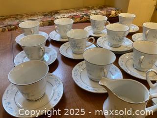 MaxSold Auction: Noritake Carolyn 2693 Tea Set - Ottawa (Ontario, Canada) SELLER MANAGED Downsizing Online Auction -  Grove Avenue