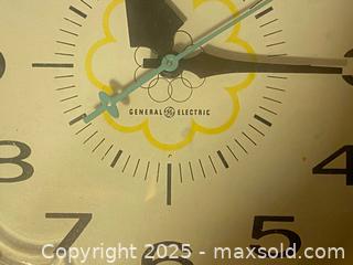 MaxSold Auction: Mid Century Modern Sunburst style Clock - Tested Working - Kingston (Ontario, Canada) SELLER MANAGED Estate Sale Online Auction - Monterey Court