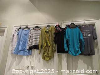 MaxSold Auction: 7 Ladies Tops - Richmond Hill (Ontario, Canada) SELLER MANAGED Downsizing Online Auction - White Pine Trail