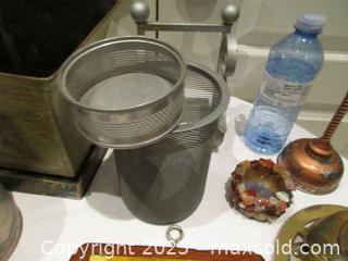 MaxSold Auction: Household Decor Items - Richmond Hill (Ontario, Canada) SELLER MANAGED Downsizing Online Auction - White Pine Trail