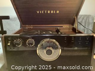 MaxSold Auction: Victrola 370B, 7 in 1 Nostalgic Belt Drive Turntable with Blue Tooth - Milton (Ontario, Canada) SELLER MANAGED Estate Sale Online Auction - Chisholm Drive