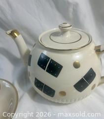 MaxSold Auction: Teapot and 3 cups - Toronto (Ontario, Canada) SELLER MANAGED Downsizing Online Auction - Woodfield Road