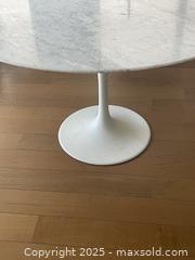 MaxSold Auction: Round Saarinen Dining Table - Toronto (Ontario, Canada) SELLER MANAGED Downsizing Online Auction - Kingston Road (CONDO)