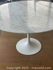 MaxSold Auction: Round Saarinen Dining Table - Toronto (Ontario, Canada) SELLER MANAGED Downsizing Online Auction - Kingston Road (CONDO)