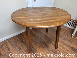 MaxSold Auction: Drop Leaf Table - Newburgh (Ontario, Canada) SELLER MANAGED Charity/Fundraising Online Auction - Academy Street