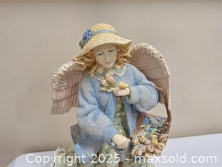 MaxSold Auction: Musical Figurine from Bowring - Newburgh (Ontario, Canada) SELLER MANAGED Charity/Fundraising Online Auction - Academy Street