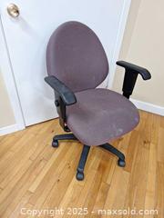 MaxSold Auction: Office Chair - Newburgh (Ontario, Canada) SELLER MANAGED Charity/Fundraising Online Auction - Academy Street