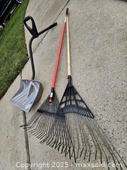 MaxSold Auction: Snow Shovel and Rakes - Chesapeake (Virginia, USA) PARTNER MANAGED Downsizing Online Auction - River Arch Drive