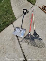 MaxSold Auction: Snow Shovel and Rakes - Chesapeake (Virginia, USA) PARTNER MANAGED Downsizing Online Auction - River Arch Drive