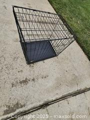 MaxSold Auction: Wire Pet Crate, 24x18x19 in, Metal Wire with Plastic Tray - Chesapeake (Virginia, USA) PARTNER MANAGED Downsizing Online Auction - River Arch Drive