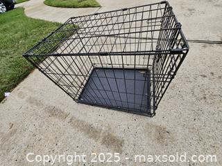 MaxSold Auction: Wire Pet Crate, 24x18x19 in, Metal Wire with Plastic Tray - Chesapeake (Virginia, USA) PARTNER MANAGED Downsizing Online Auction - River Arch Drive