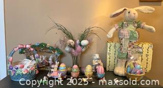 MaxSold Auction: Easter decorations and collectibles lot - Vaughan (Ontario, Canada) PARTNER MANAGED Estate Sale Online Auction - Highway 27