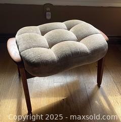 MaxSold Auction: Great Vintage Huber Scoop chair Ottoman - Vaughan (Ontario, Canada) PARTNER MANAGED Estate Sale Online Auction - Highway 27