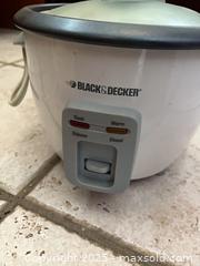 MaxSold Auction: Small kitchen appliance lot  - Vaughan (Ontario, Canada) PARTNER MANAGED Estate Sale Online Auction - Highway 27