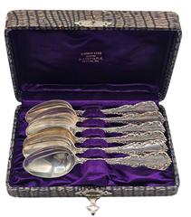 MaxSold Auction: CASED SET OF STERLING SILVER VINTAGE SPOONS  - Hamilton (Ontario, Canada) SELLER MANAGED Reseller Online Auction - Greenwood Street