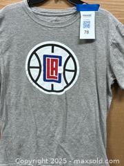 MaxSold Auction: Los Angeles Clippers T-Shirt – Gray, Pre-Owned – NBA Fan Tee - Los Angeles (California, USA) SELLER MANAGED Reseller Online Auction -  Devonshire Street