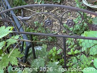 MaxSold Auction: Set of 2 Decorative Metal Garden Fence Panels - Hamilton (Ontario, Canada) SELLER MANAGED Downsizing Online Auction - Cameron Avenue South