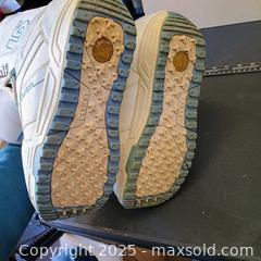 MaxSold Auction: Burton casa  snow boots size 8.5 - Waterford (New Jersey, USA) SELLER MANAGED Downsizing Online Auction - Chew Road