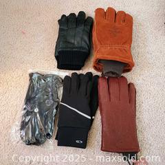 MaxSold Auction: Men&#39;s glove lot (5)  - Waterford (New Jersey, USA) SELLER MANAGED Downsizing Online Auction - Chew Road