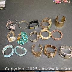 MaxSold Auction: Misc Bracelets lot of 15 - Waterford (New Jersey, USA) SELLER MANAGED Downsizing Online Auction - Chew Road