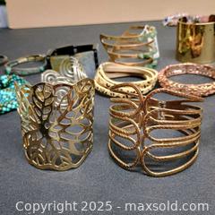 MaxSold Auction: Misc Bracelets lot of 15 - Waterford (New Jersey, USA) SELLER MANAGED Downsizing Online Auction - Chew Road